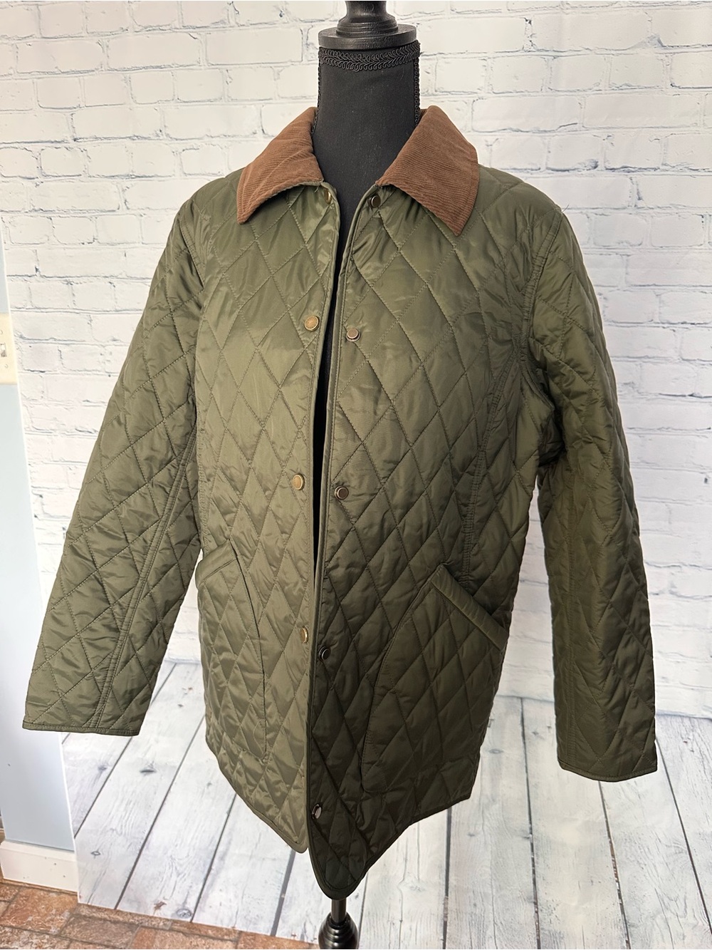 NWT Hunter Rachel Quilted Jacket - Olive Green/Brown Corduroy Collar, Medium